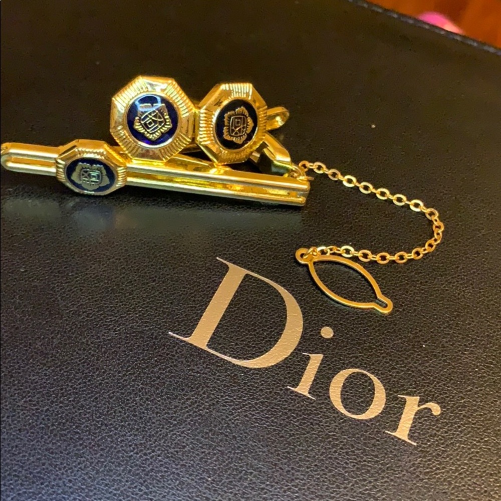 Tie Clip And Cuff Links Matching Set - image 1